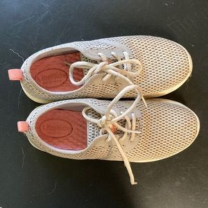 Crocs Lite Ride Gray and Coral Sneakers size 8